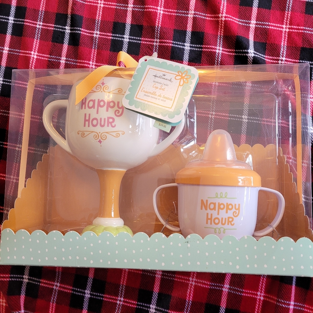NWT Hallmark cup set